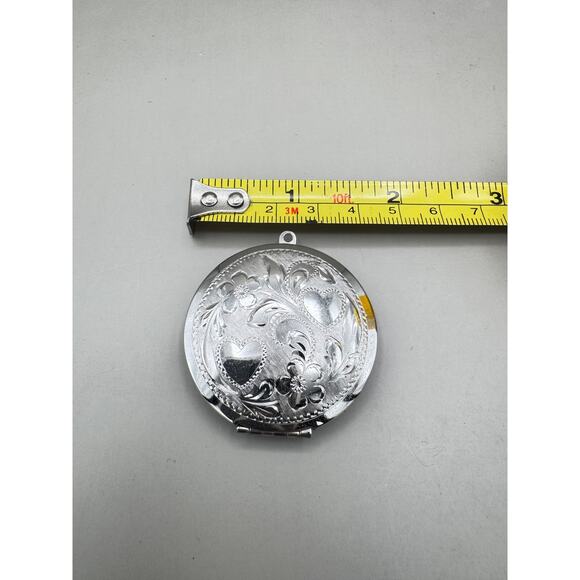 Vintage Sterling Silver Floral and Heart Design Locket Pendant - Picture 11 of 11